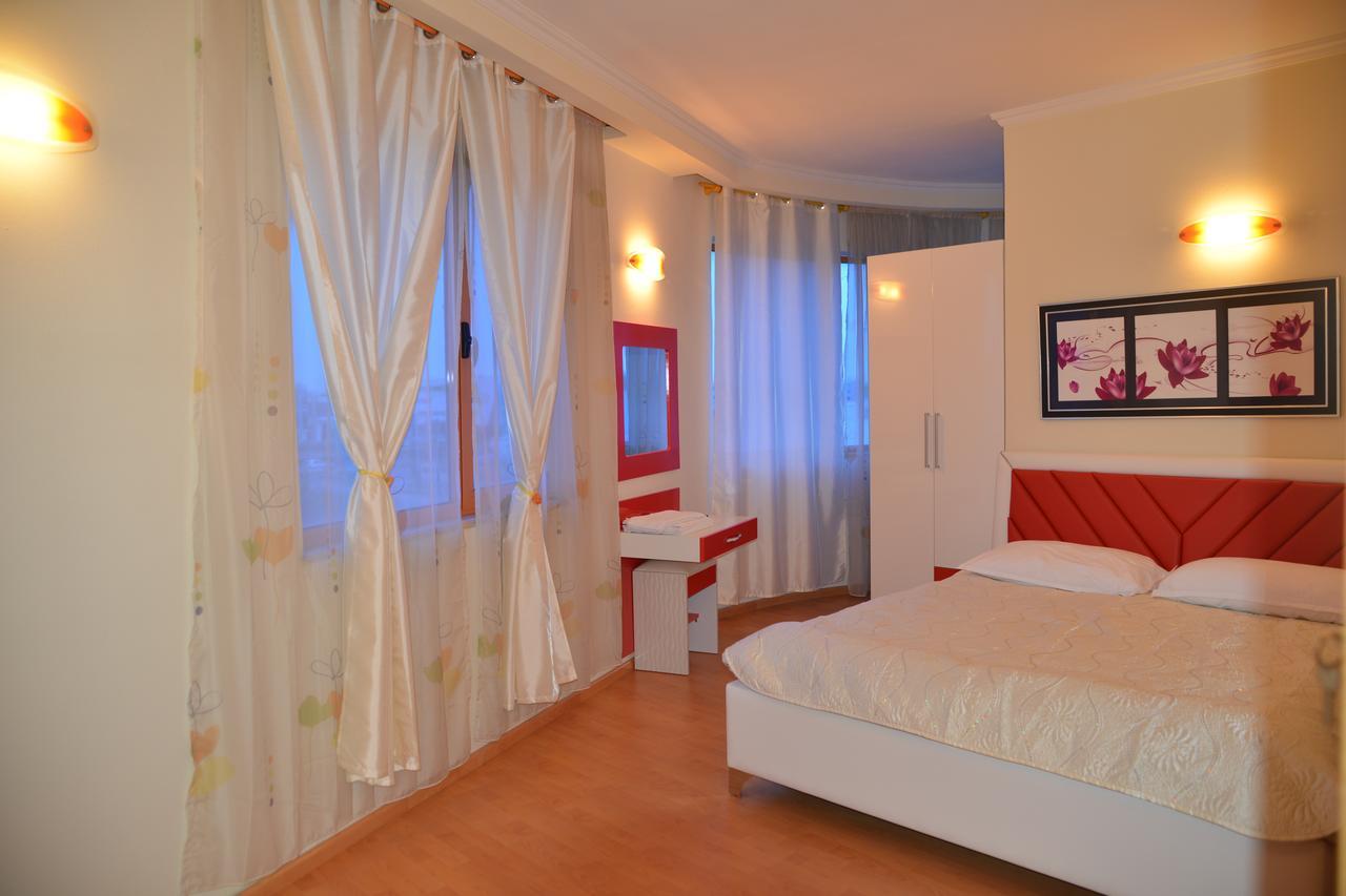 Royal Gaz Hotel Драч Екстериор снимка